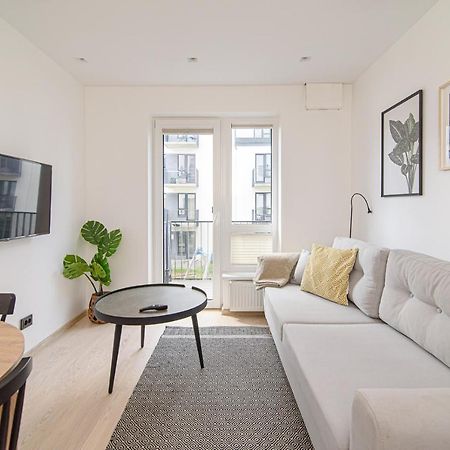 Modern Apartment Next To Ozas Park By Urban Rent Vilnius Exterior photo