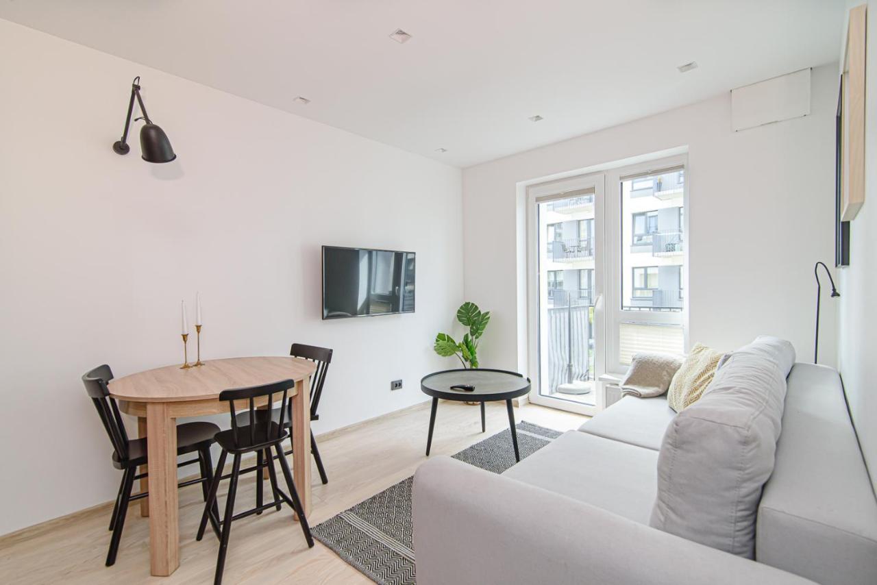 Modern Apartment Next To Ozas Park By Urban Rent Vilnius Exterior photo