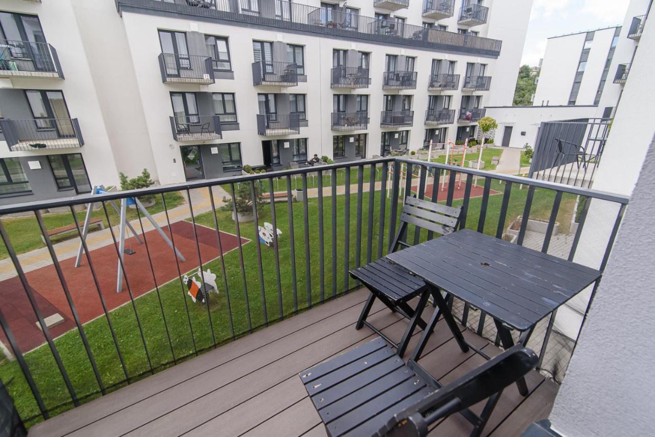 Modern Apartment Next To Ozas Park By Urban Rent Vilnius Exterior photo